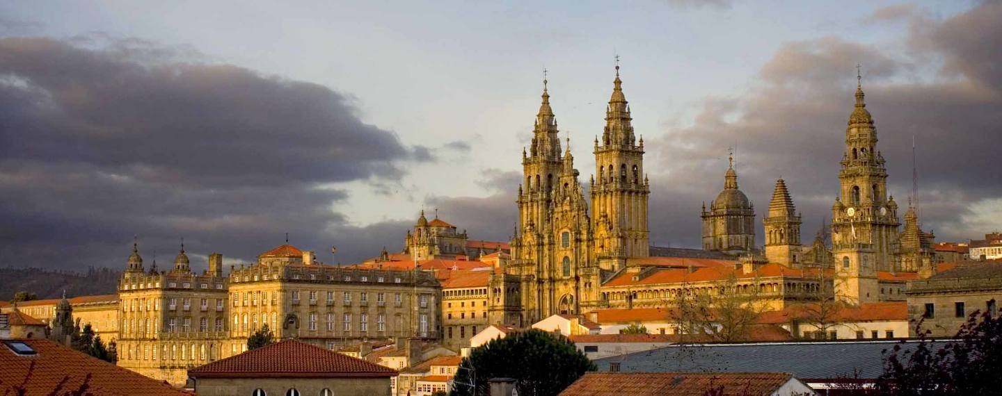 Storia Di Santiago De Compostela Santiago de Compostela: la storia di un pellegrinaggio antico