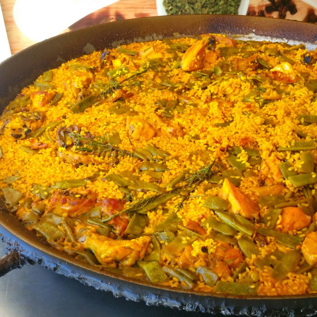 Paella alla Valenciana: la ricetta - Tierra