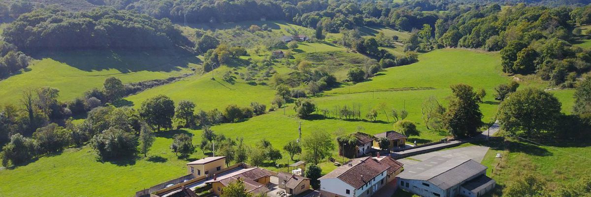 Spagna, vendesi un idilliaco villaggio nelle Asturie dove l’unico abitante sei tu