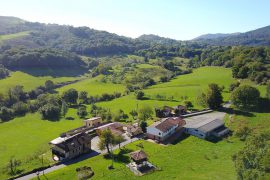 Spagna, vendesi un idilliaco villaggio nelle Asturie dove l’unico abitante sei tu